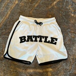 BATTLE mesh shorts black & white size Adult Small